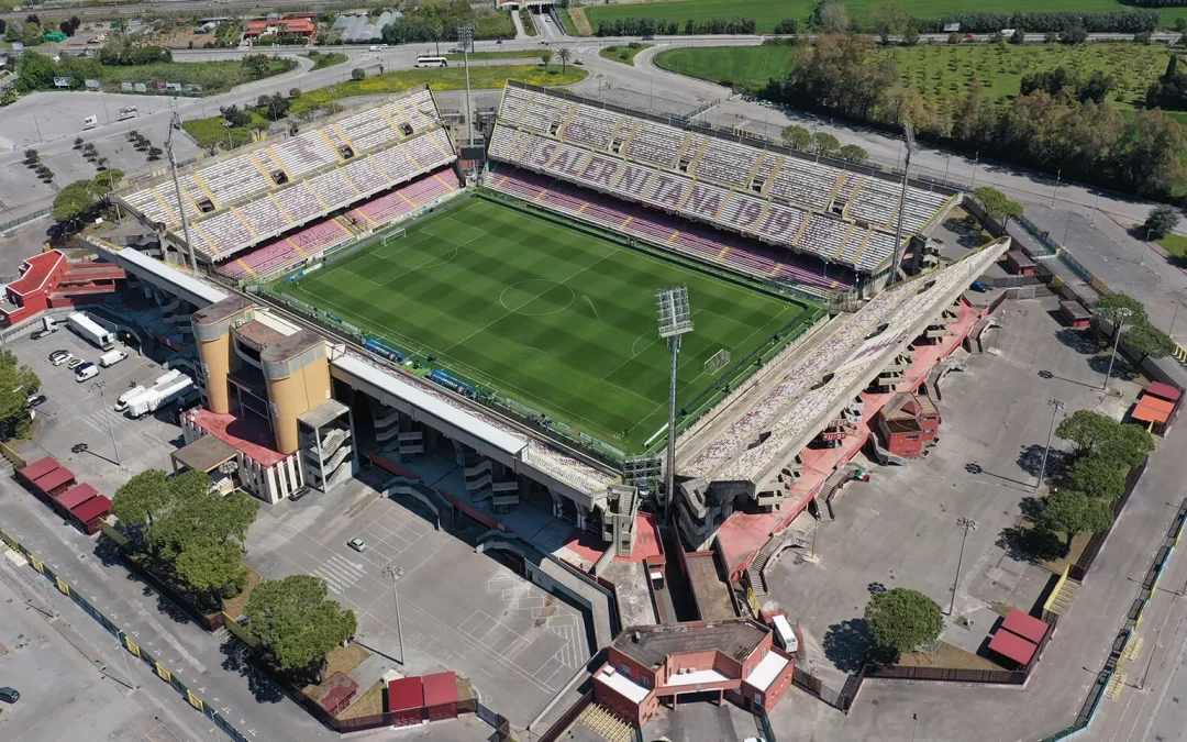 LAVORI DI MANUTENZIONE STRAORDINARIA DELL’IMPIANTO DI AMPLIFICAZIONE SONORA DELLO STADIO “ARECHI” E TRATTAMENTO ARIA ALL’INTERNO DELLA PISCINA “SIMONE VITALE”, NONCHE’ REALIZZAZIONE DI RECINZIONE NELLE AREE DI SERVIZIO ESTERNE ALLO STADIO.