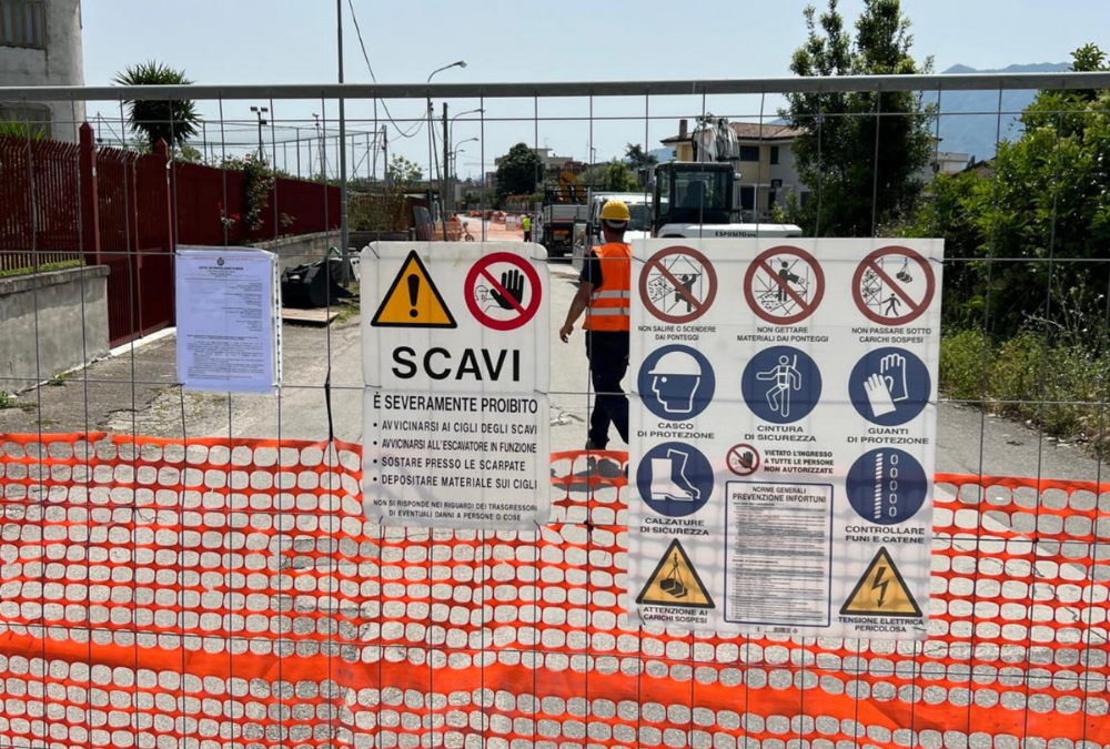 OPERE DI URBANIZZAZIONE lavori di realizzazione impianto fognario e manutenzione straordinaria del tratto di strada da via benevento ad alveo carmignano